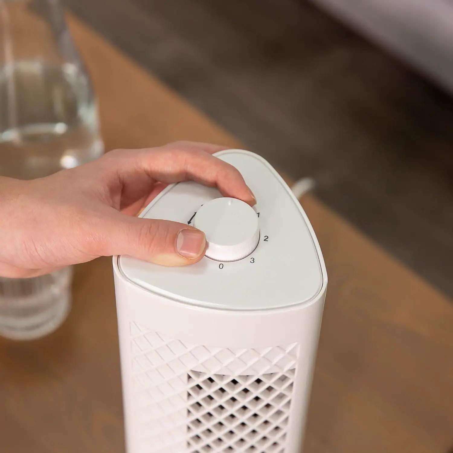 Russell Hobbs Rhtf1321 Mini Ventilateur Tour Portable Léger De vue 2